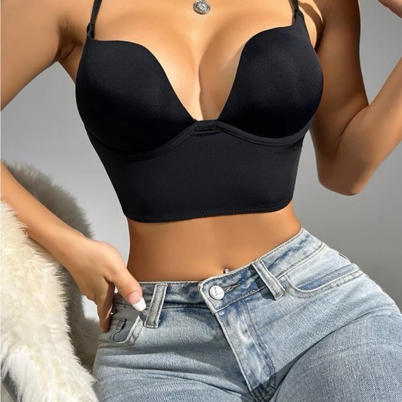 Clothing - Picture 11 of 11